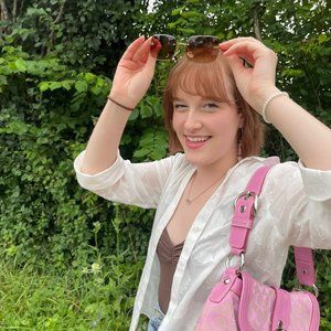 Meet your Posher, Rebecca